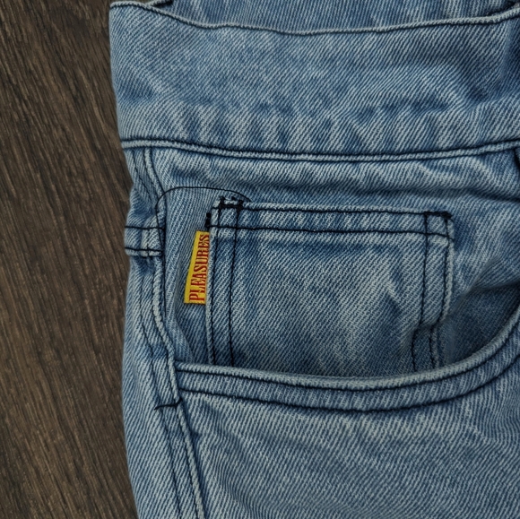 Pleasures 'Swallow' Graphic Mid Rise Straight Crop Denim Raw Hem Jeans - Picture 6 of 9